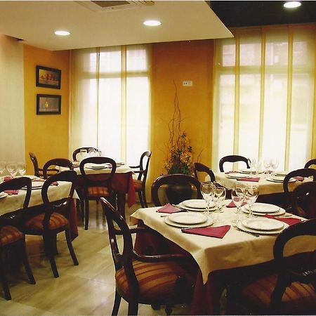 Hostal Torres San Leonardo de Yagüe Exteriér fotografie
